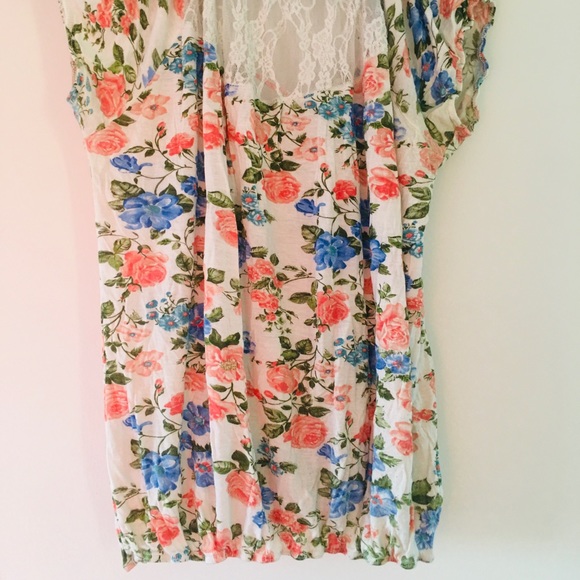 Floral Print Spring Blouse - Picture 3 of 4